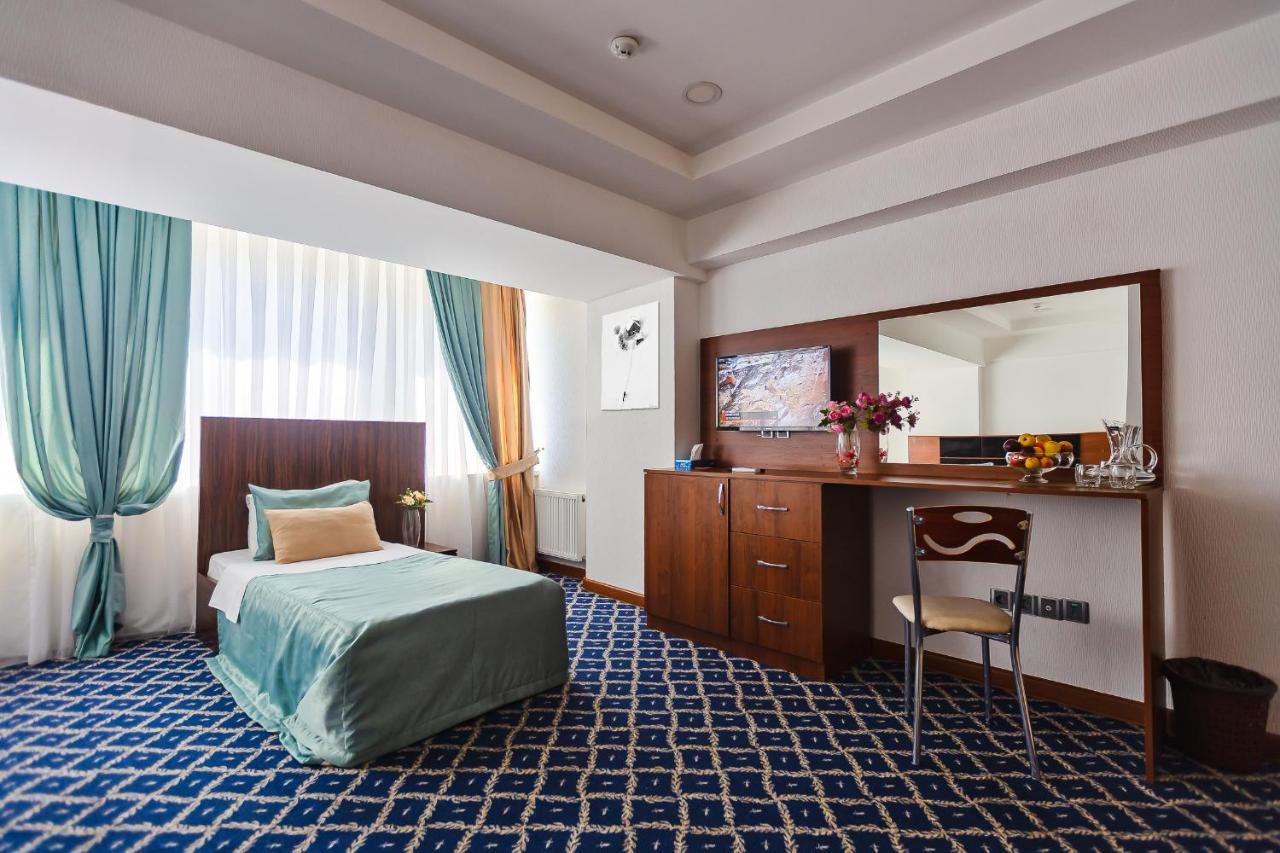 Demir Yol Plaza Hotel Баку Екстер'єр фото